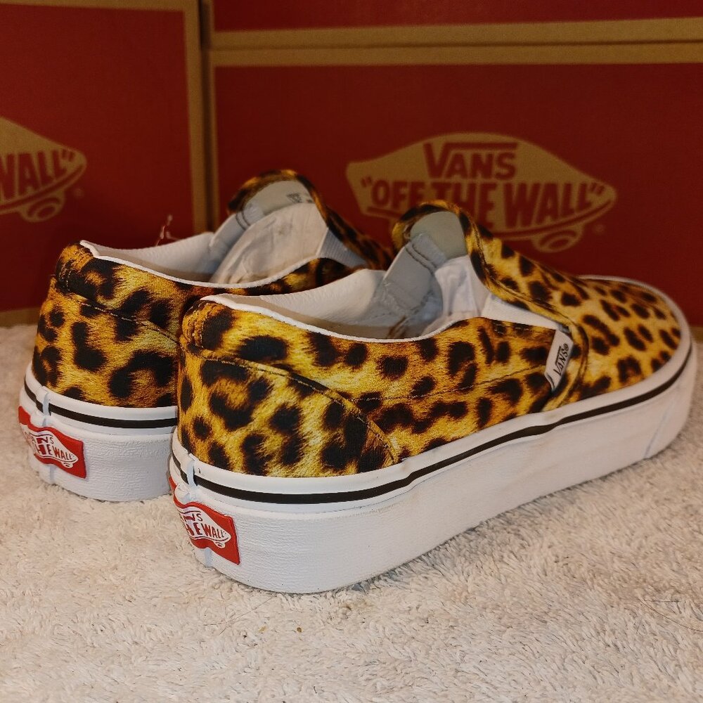 Vans Men's 4.5/Women's 6 Classic Slip On Leopard Black/True White VN0A5A08316 - Picture 2 of 12